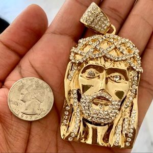 BRAND NEW Gold Jesus Piece + 30” Chain